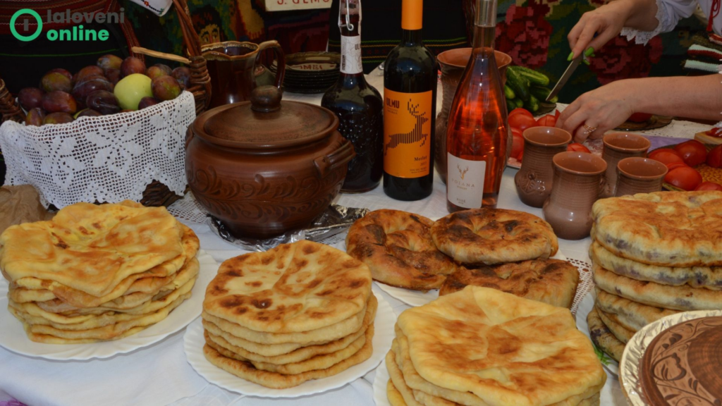 FESTIVALUL „LA VATRA PLĂCINTELOR”